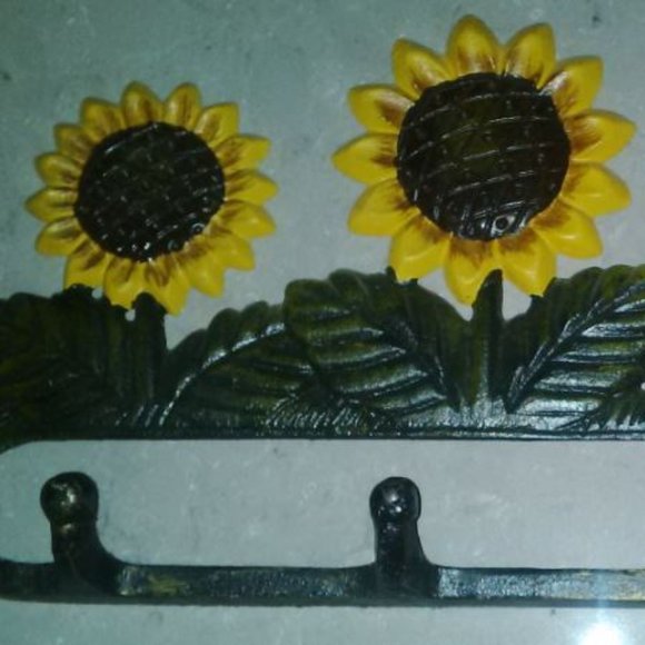 Vintage Cast Iron Sunflower key holder storage hooks 🐱 - Picture 3 of 13